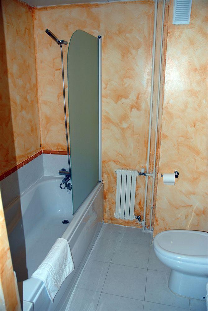 Martha's Apartahotel 2*